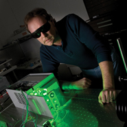 YAG激光打標(biāo)機(jī)的應(yīng)用特點(diǎn) 